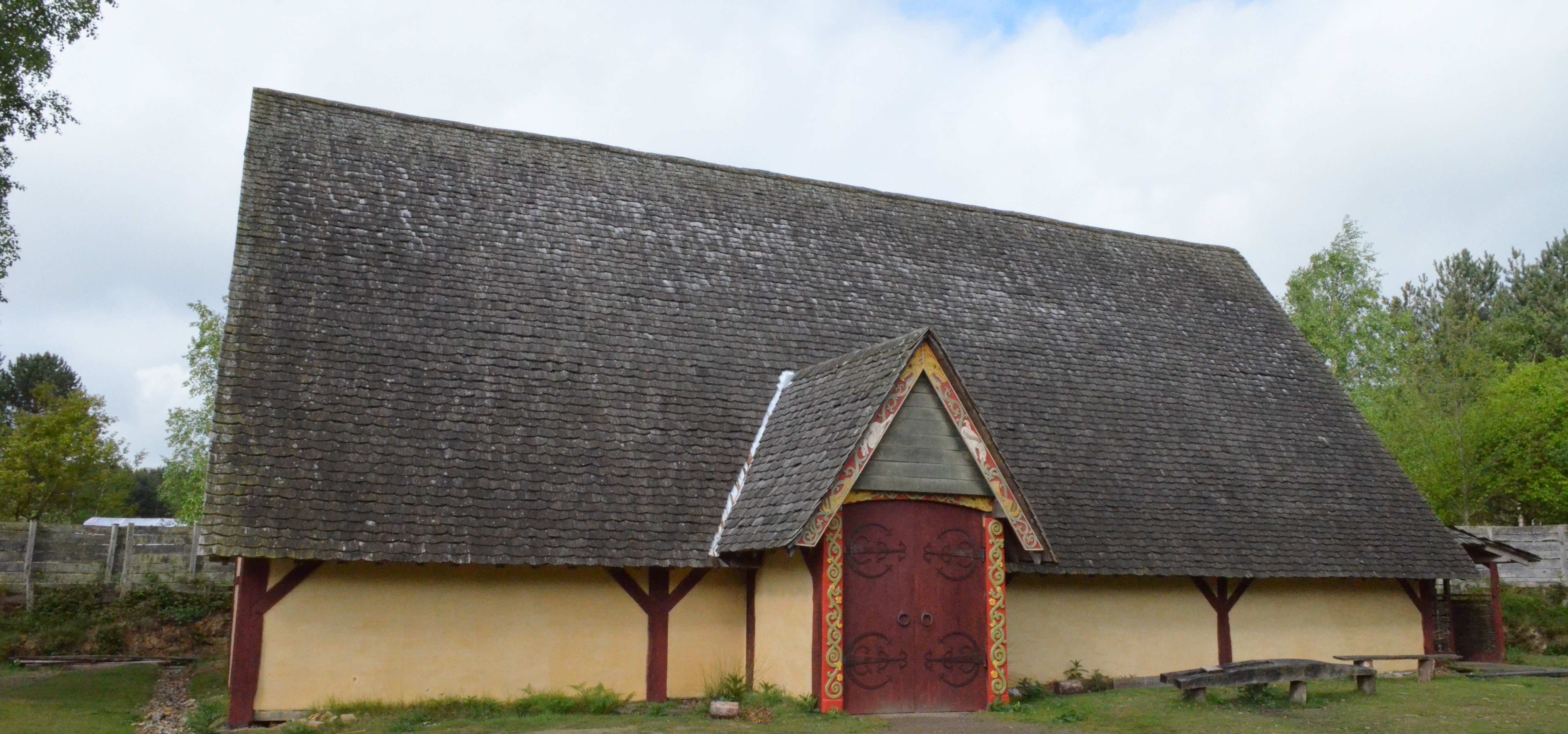 The longhall in May – © Alan Tidy 2017